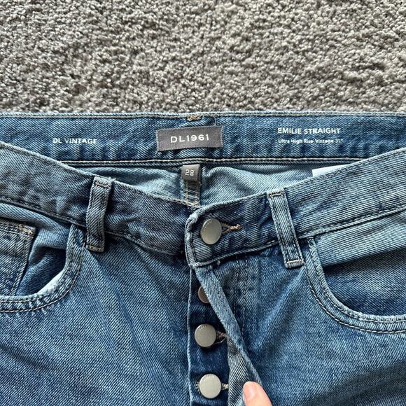 DONT BUY DL1961 Emilie Straight Jeans - Picture 4 of 8